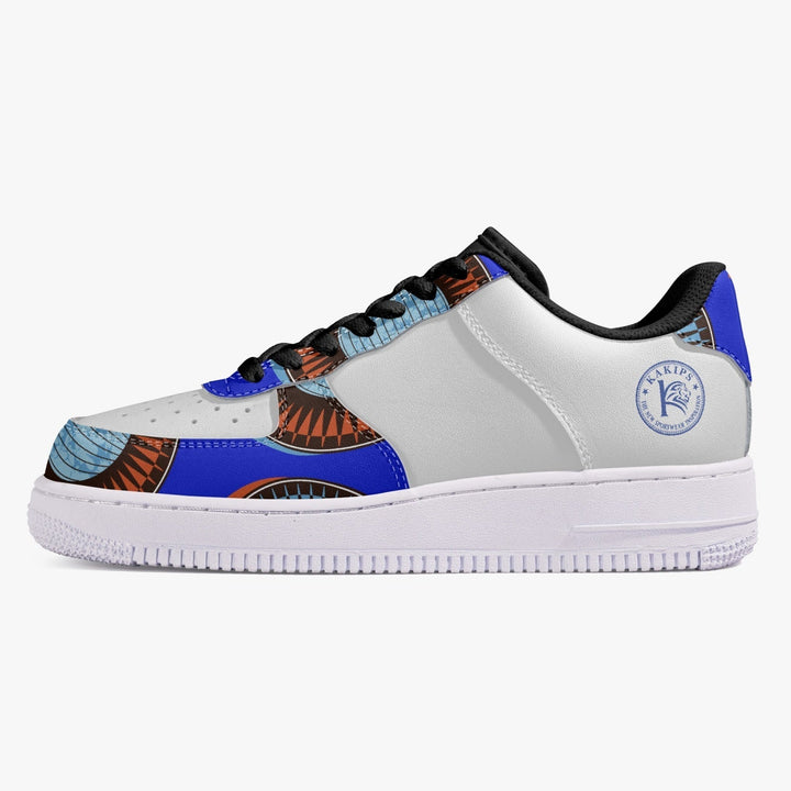 Sneaker basse KAKIPS Prestige Indigo avec motif wax africain bleu et blanc, vue de profil