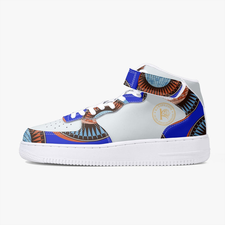 Sneaker montante KAKIPS Prestige Indigo avec motif wax bleu et orange, vue de profil sur fond blanc.