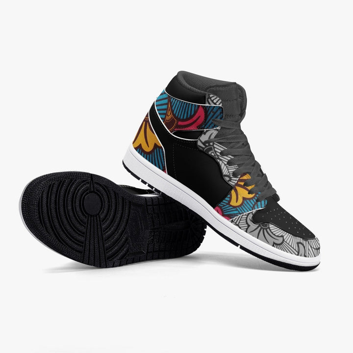 Sneaker montante KAKIPS Urban Multicolor avec motifs wax africains vifs et détails noirs sur fond blanc
