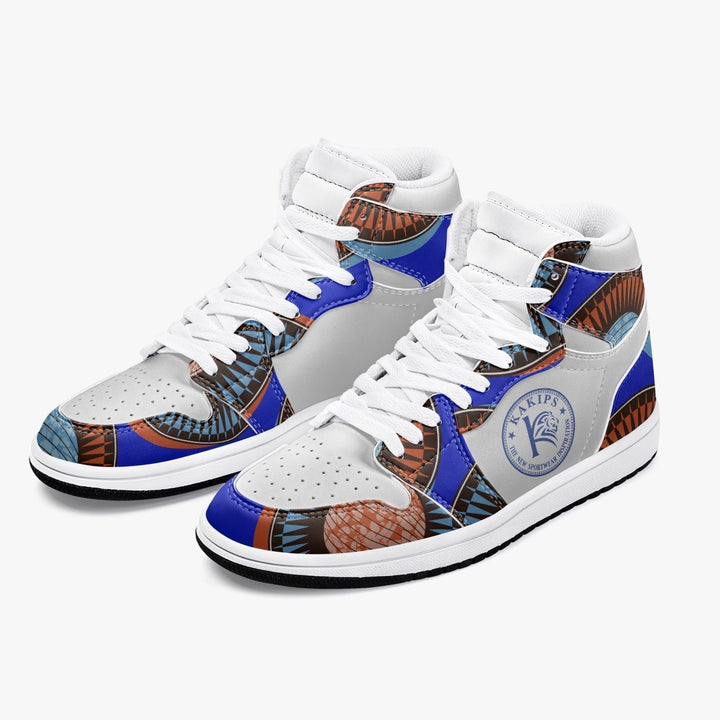 Sneakers montantes KAKIPS Urban Indigo avec motif wax africain bleu et orange sur fond blanc