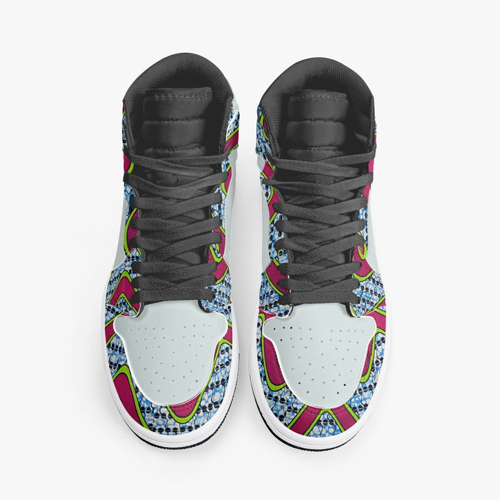 Sneakers montantes KAKIPS Urban Zebra avec motif wax africain coloré, lacets noirs et bout blanc perforé.